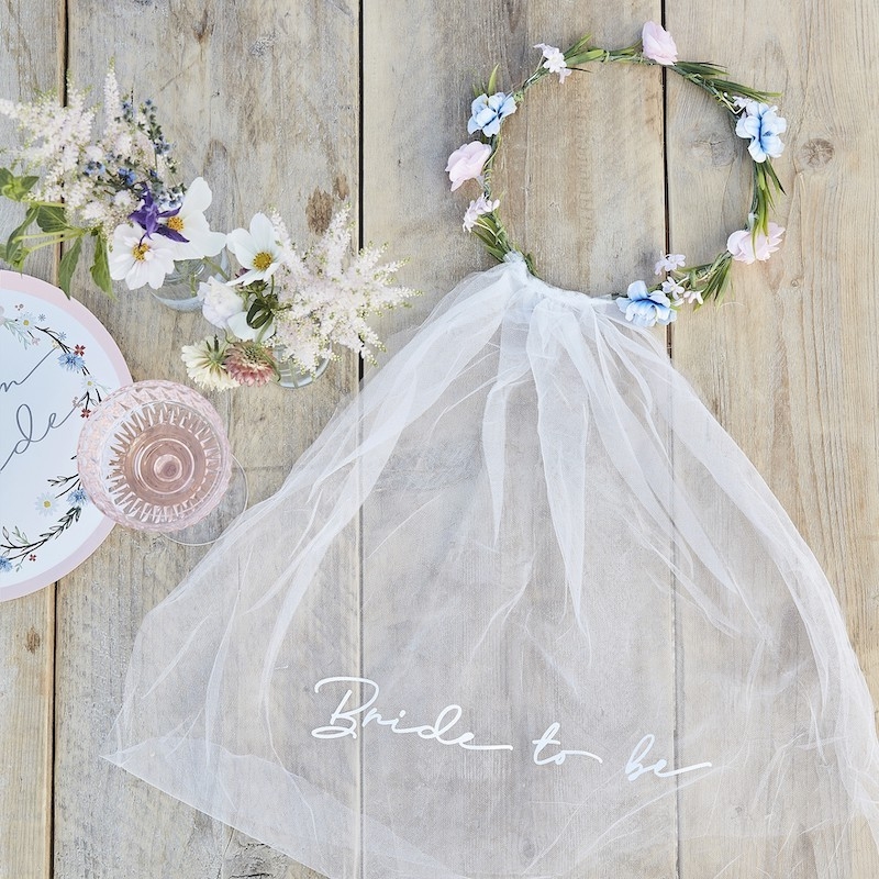 Voile 'Bride to Be' avec Couronne de Fleurs - The-Weddingshop