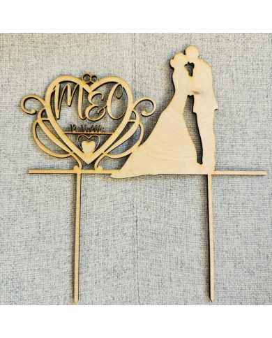 Cake Topper 'Brautpaar mit verschlungenem Herz' personalisiert