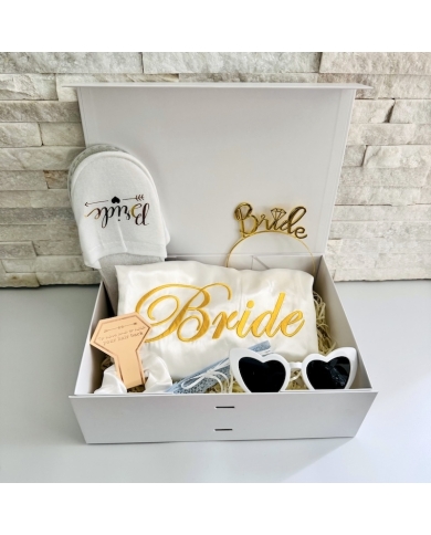 Geschenkbox 'Bride' personalisiert