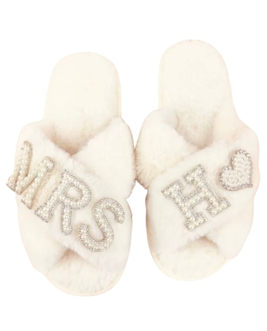 Flauschige Hausschuhe 'MRS' personalisiert
