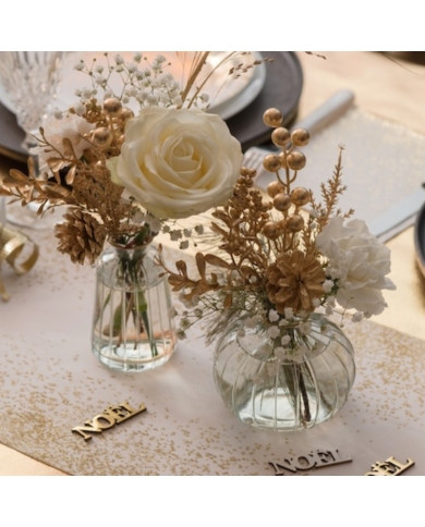 Glasvase mit Goldrand