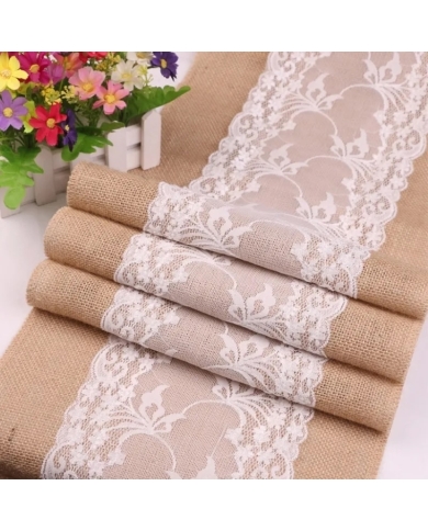 Chemin de table jute et dentelle - The-Weddingshop