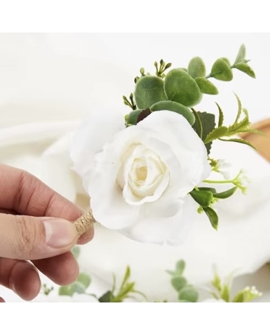 Grosse Gästeanstecker mit Rose