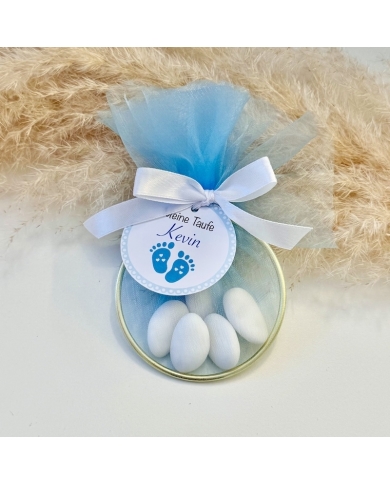 Gastgeschenk mit Tüll & Schleife 'Babyfüsse blau' personalisiert