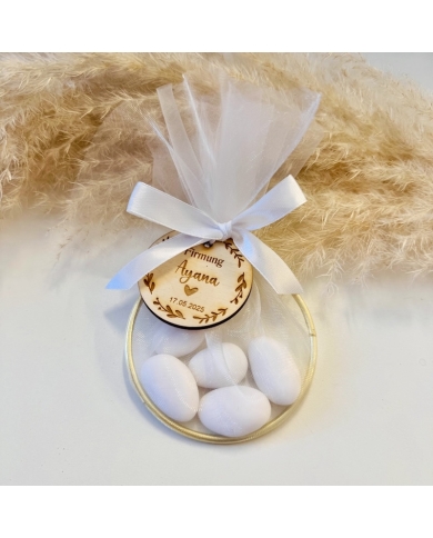Pendentif en bois personnalisé