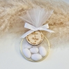 Cadeau d'invité avec tulle et nœud personnalisé avec étiquette en bois