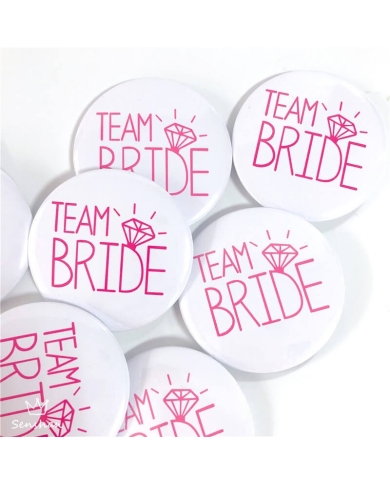 Button-Set Team Bride